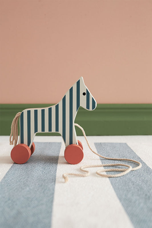 Carl Larsson Pull Horse